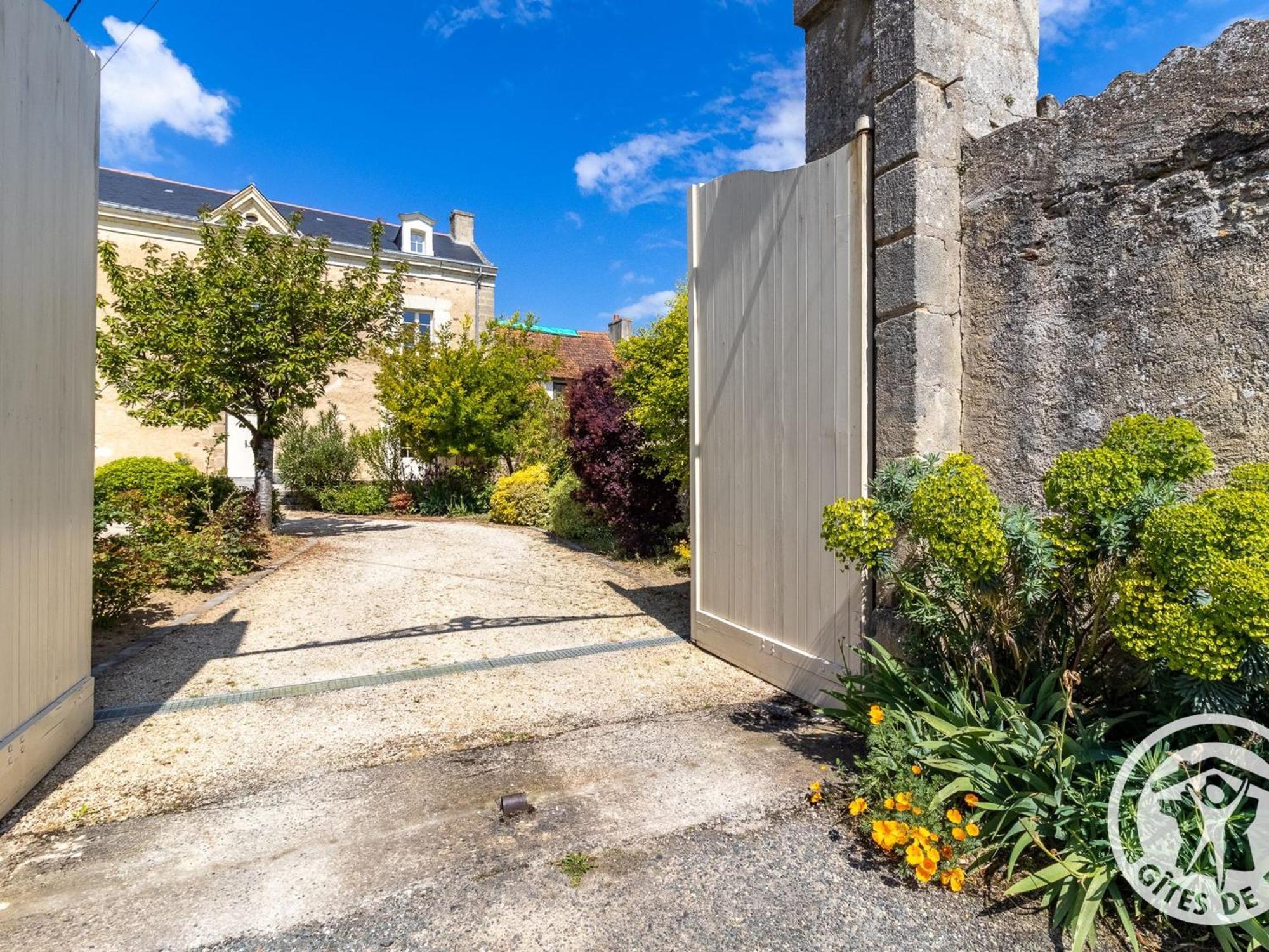 Sejour De Charme Avec Piscine A Saint-Georges-Sur-Layon, Proche De Saumur Et Des Chateaux De La Loire - Fr-1-622-81 Bed & Breakfast Doue-en-Anjou Dış mekan fotoğraf