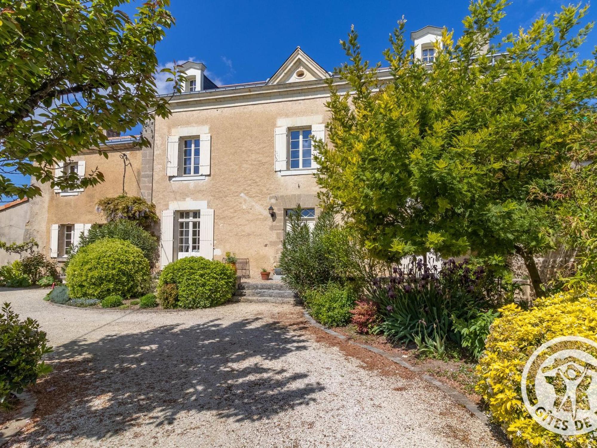 Sejour De Charme Avec Piscine A Saint-Georges-Sur-Layon, Proche De Saumur Et Des Chateaux De La Loire - Fr-1-622-81 Bed & Breakfast Doue-en-Anjou Dış mekan fotoğraf